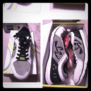 Zumba tennis shoes